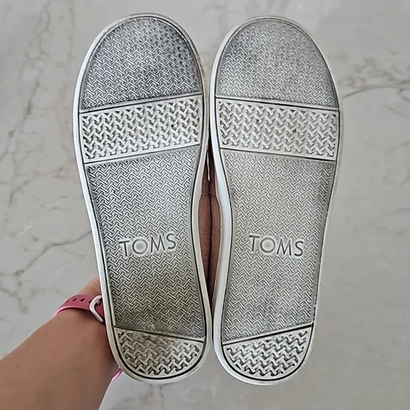 TOMS Girl's pink shimmery Toms loafers - Picture 4 of 5